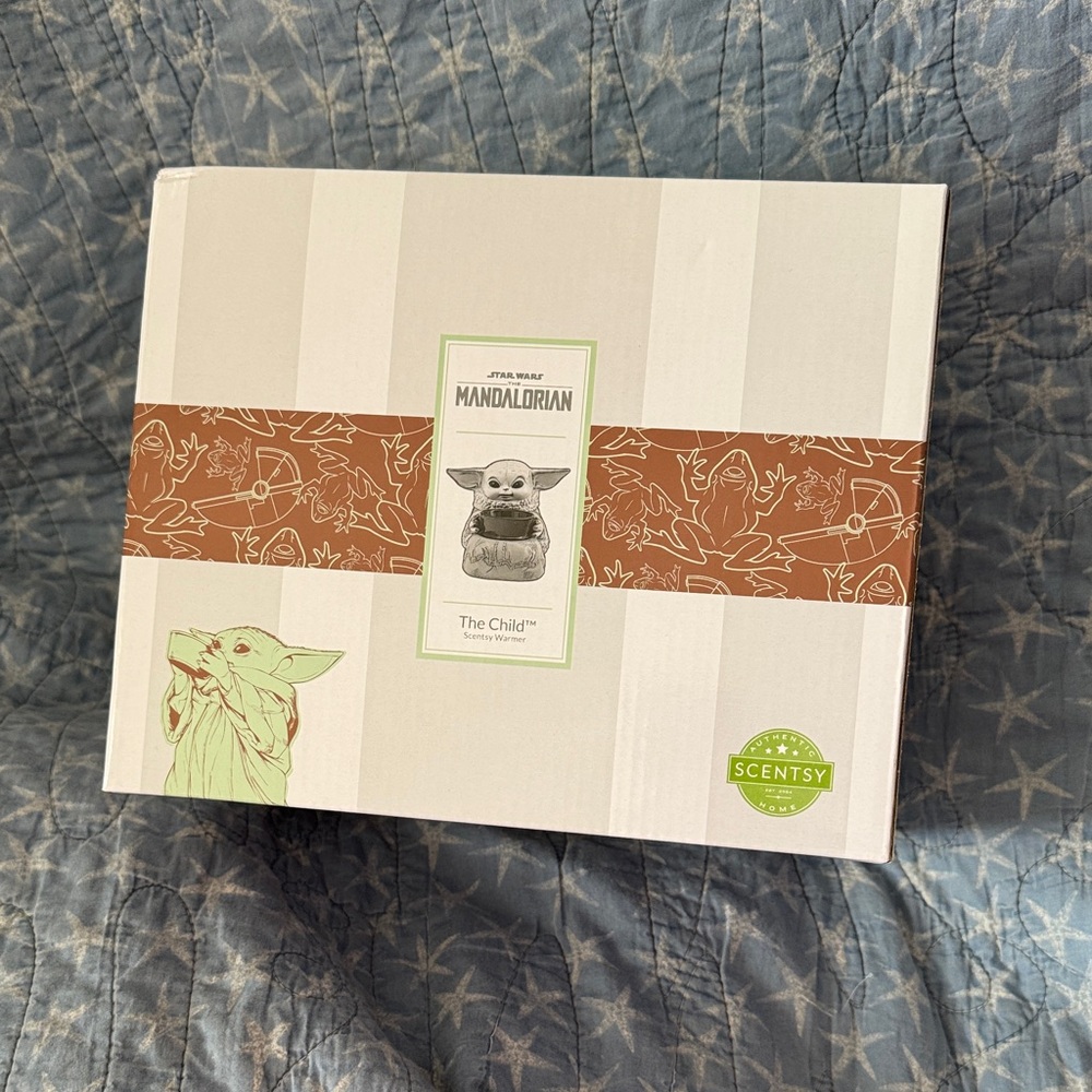 New Scentsy Mandalorian The Child Warmer
